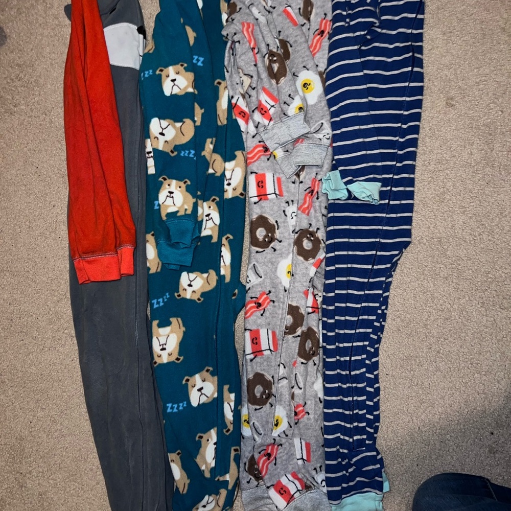 Kids set of 4 footie and zip up pajamas